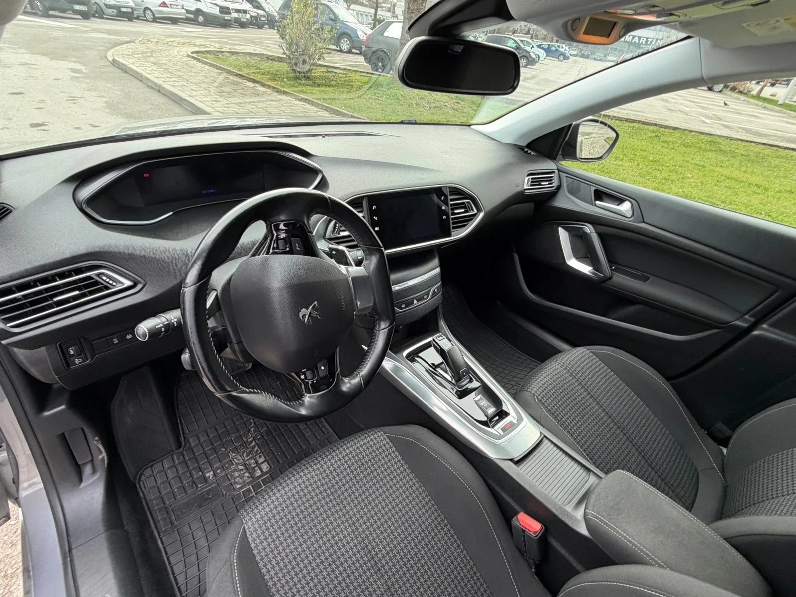 Peugeot 308 1.5 BLUE HDI active business , снимка 10 - Автомобили и джипове - 53578769