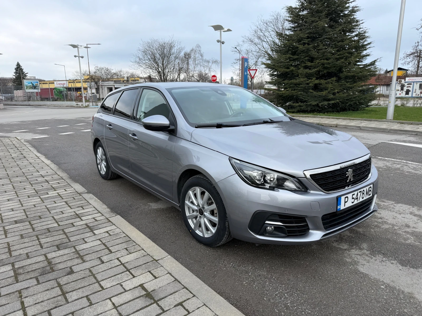 Peugeot 308 1.5 BLUE HDI active business , снимка 4 - Автомобили и джипове - 53578769