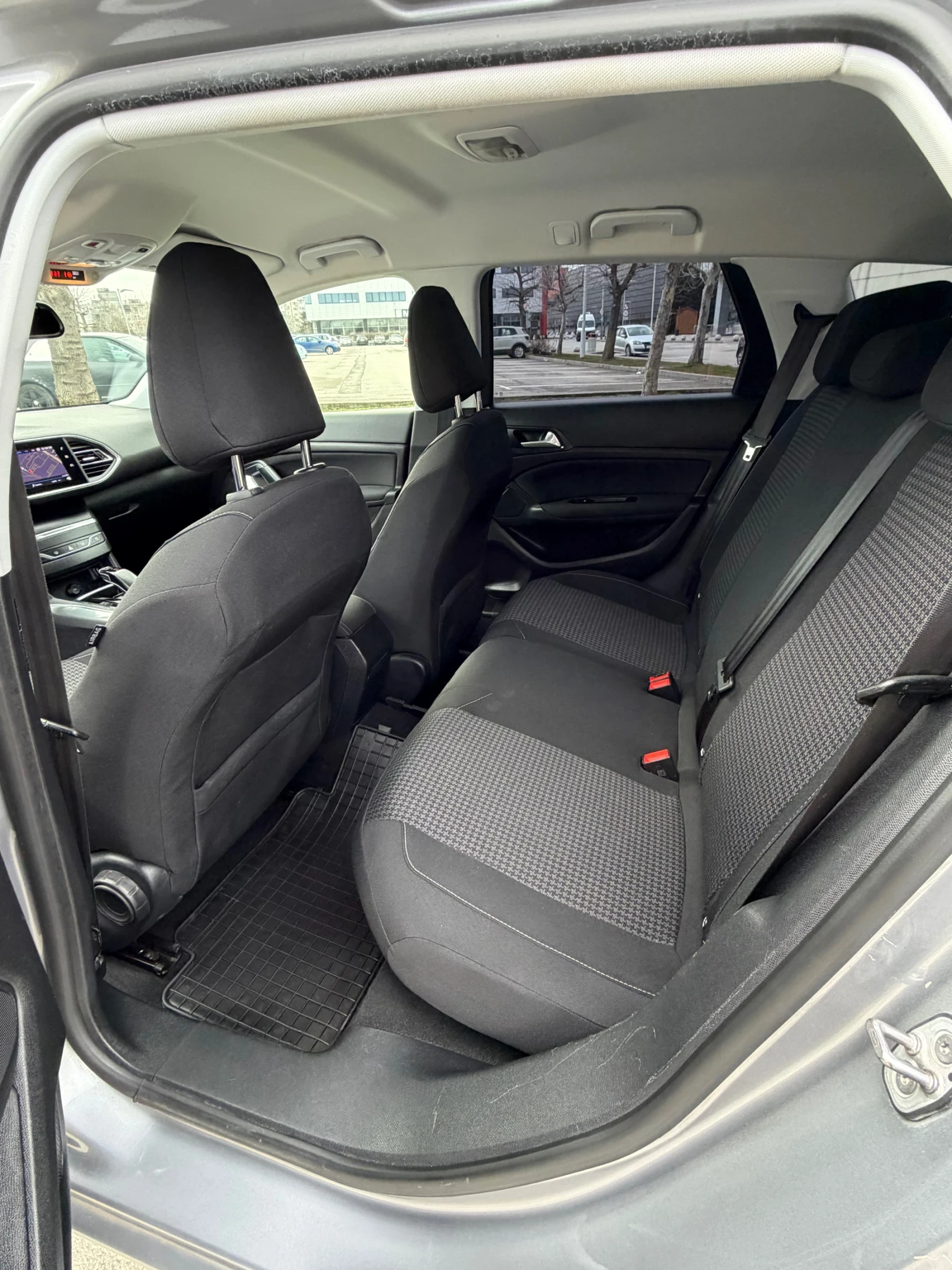 Peugeot 308 1.5 BLUE HDI active business , снимка 15 - Автомобили и джипове - 53578769