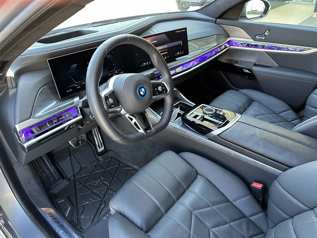 BMW i7 xDrive60 Sedan - изображение 6