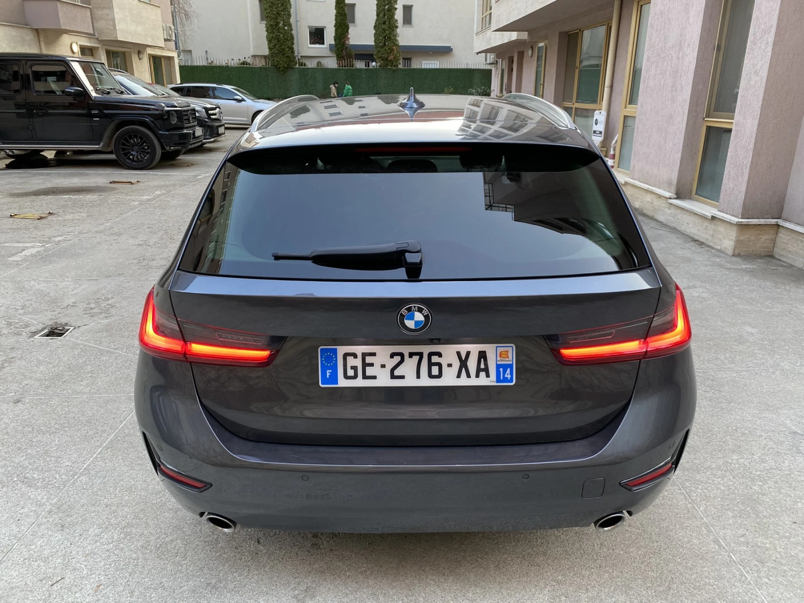 BMW 320 xDrive Business Design Laser, снимка 6 - Автомобили и джипове - 53741950