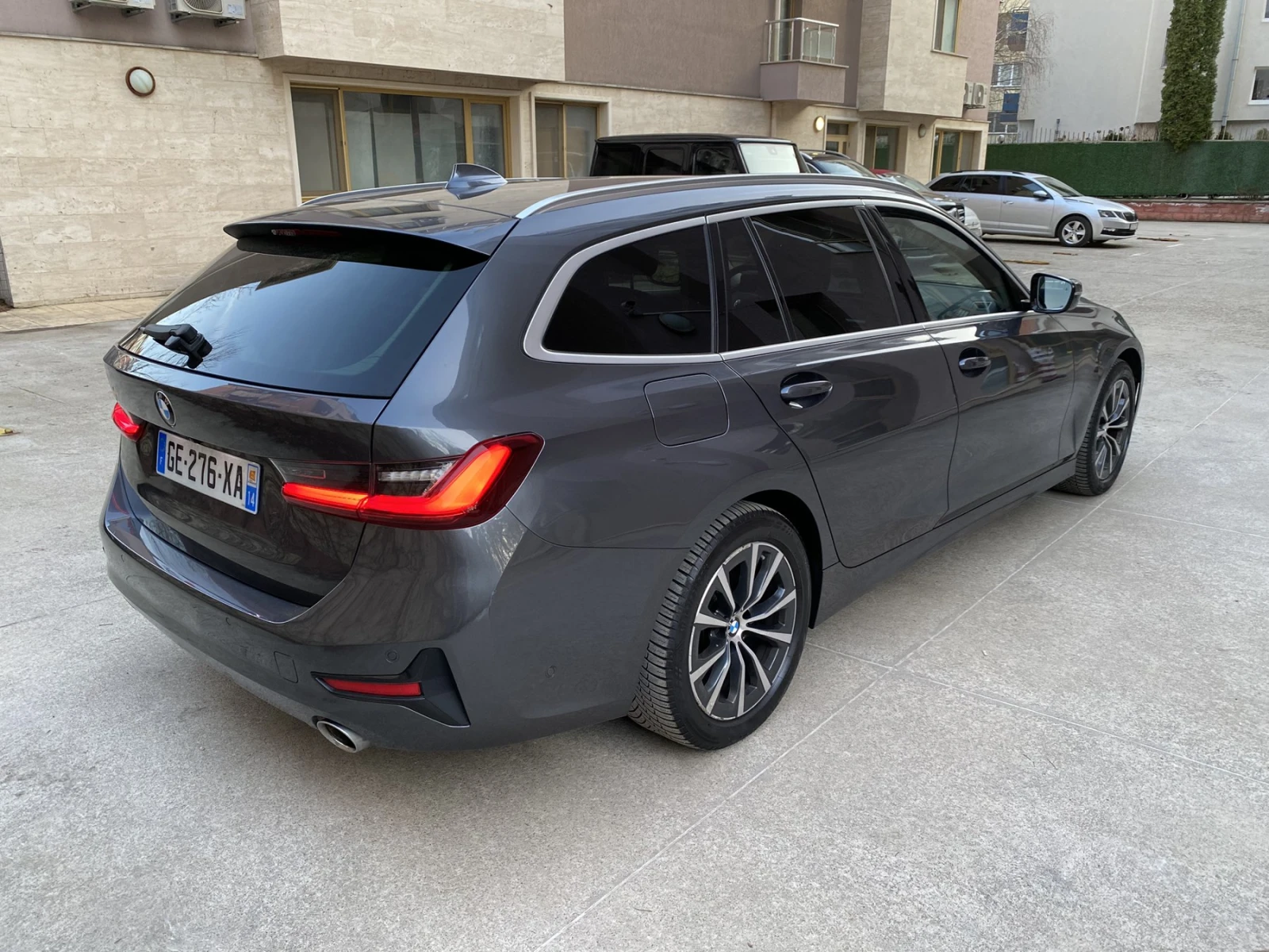 BMW 320 xDrive Business Design Laser, снимка 7 - Автомобили и джипове - 53741950