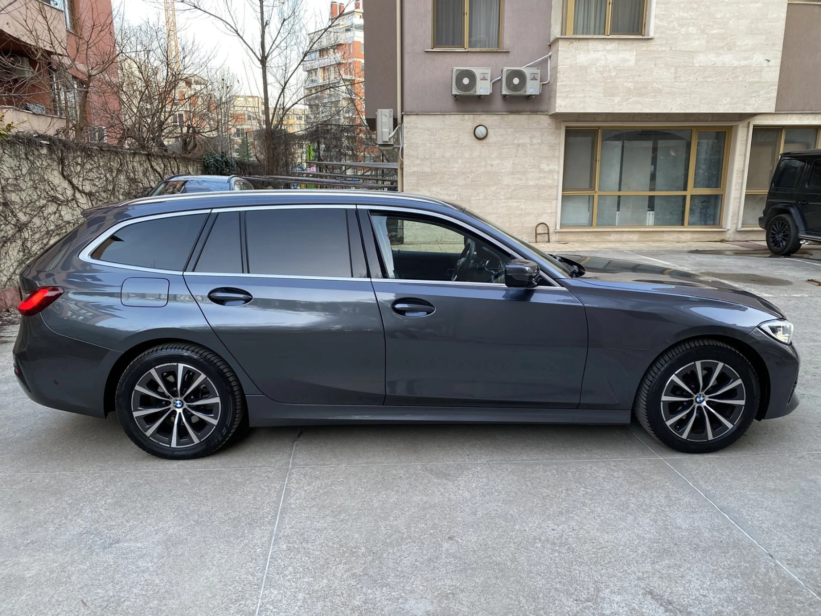 BMW 320 xDrive Business Design Laser, снимка 5 - Автомобили и джипове - 53741950