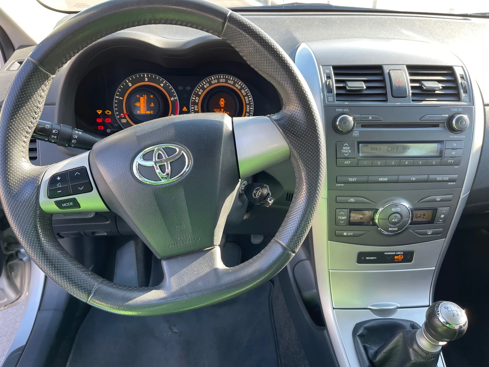 Toyota Corolla 1.4D-4D / Реални КМ, снимка 10 - Автомобили и джипове - 53910986