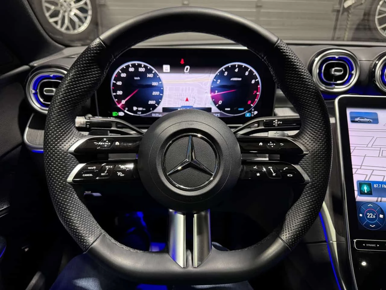 Mercedes-Benz C 300 4MATIC AMG 360CAM CARFAX, снимка 15 - Автомобили и джипове - 54137432