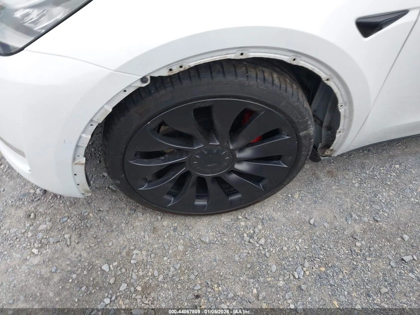 Tesla Model Y Long Range AWD, снимка 12 - Автомобили и джипове - 54169776