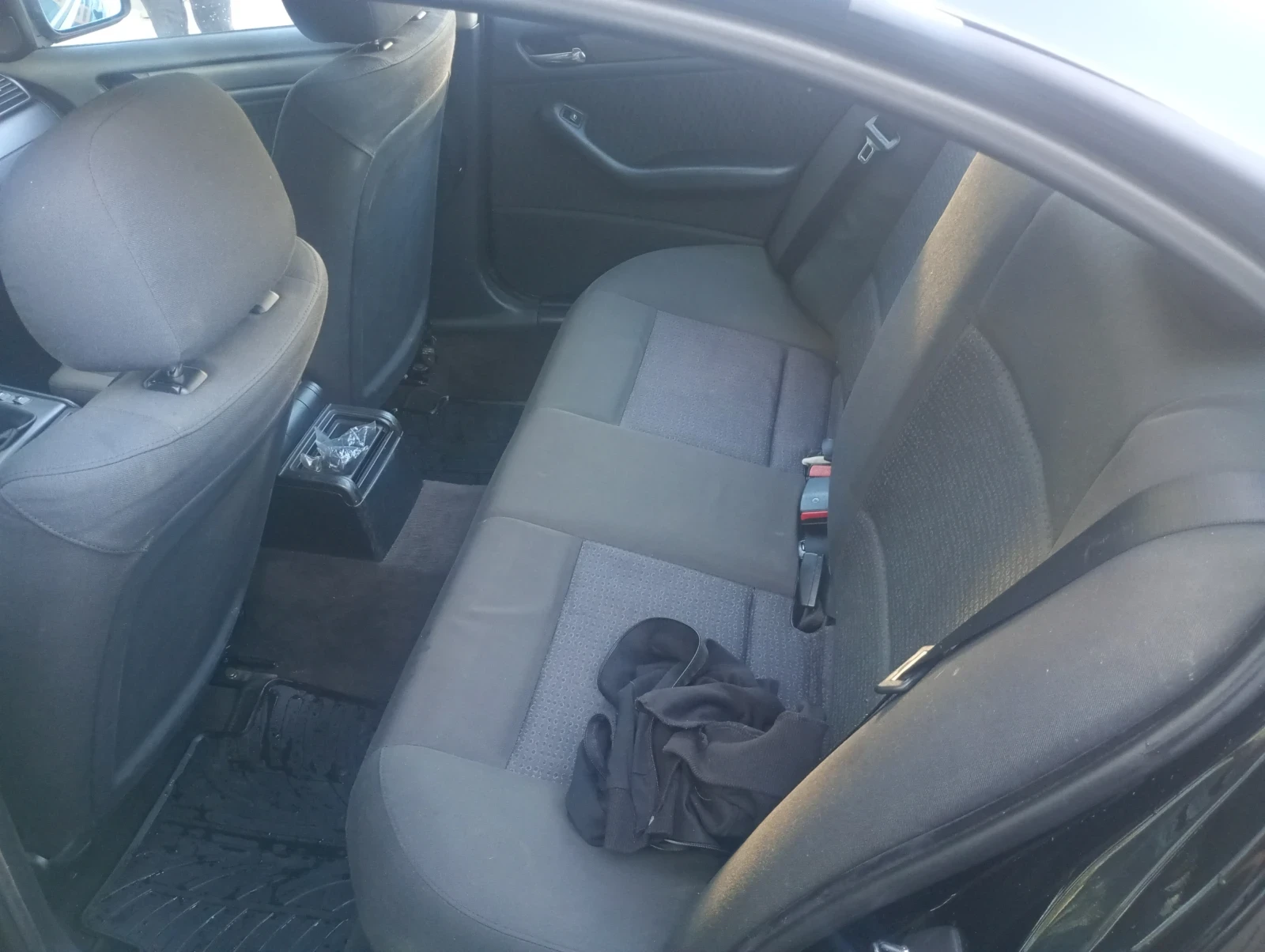 BMW 320, снимка 8 - Автомобили и джипове - 54346330