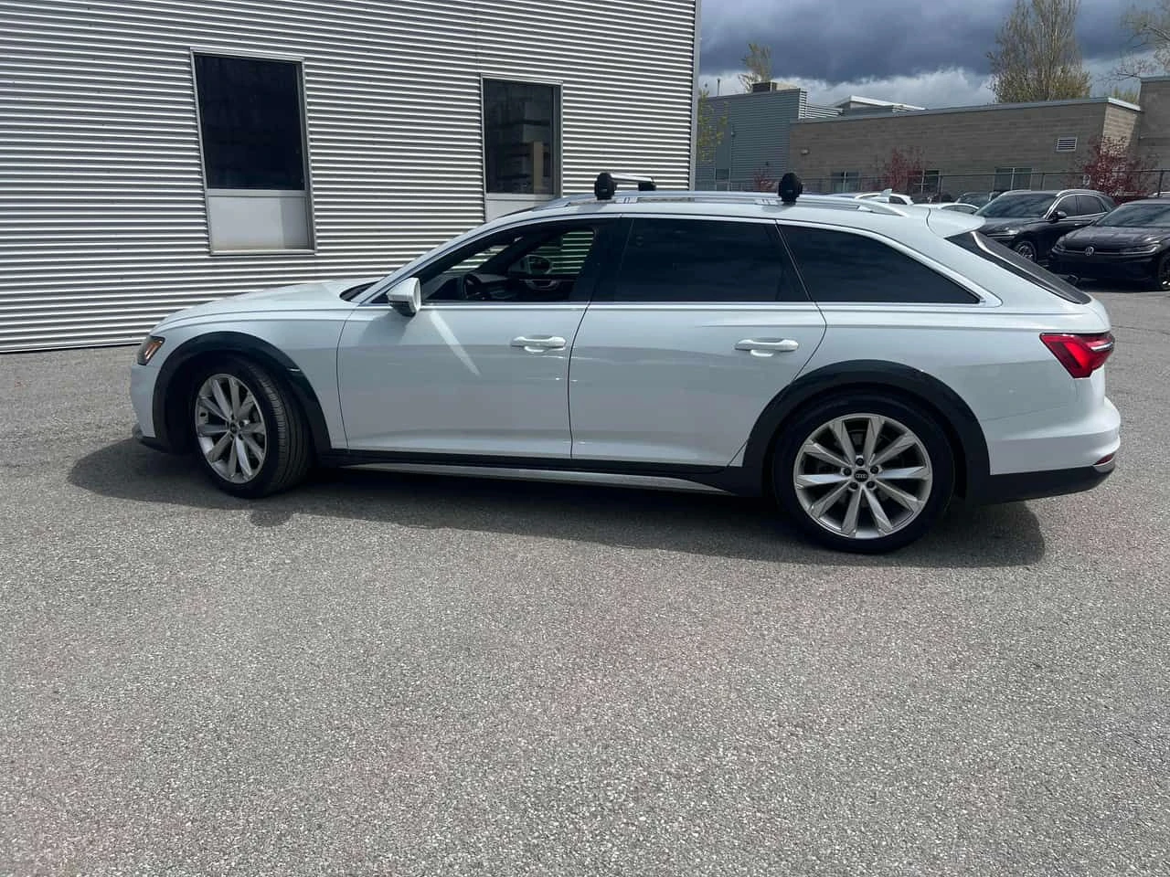 Audi A6 Allroad TECHNIK * ДИСТРОНИК* 360 КАМЕРА* ОБДУХВАНЕ* , снимка 3 - Автомобили и джипове - 54398969