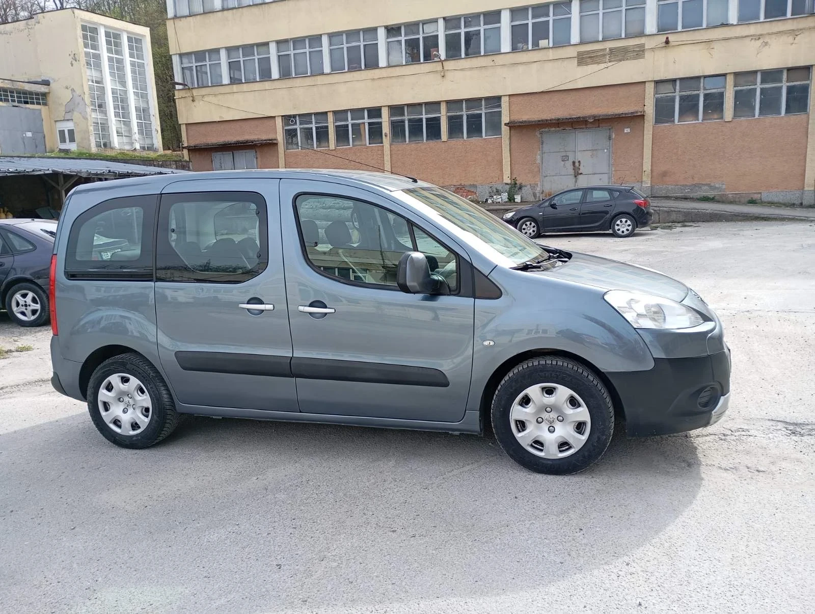 Peugeot Partner, снимка 4 - Автомобили и джипове - 54543306