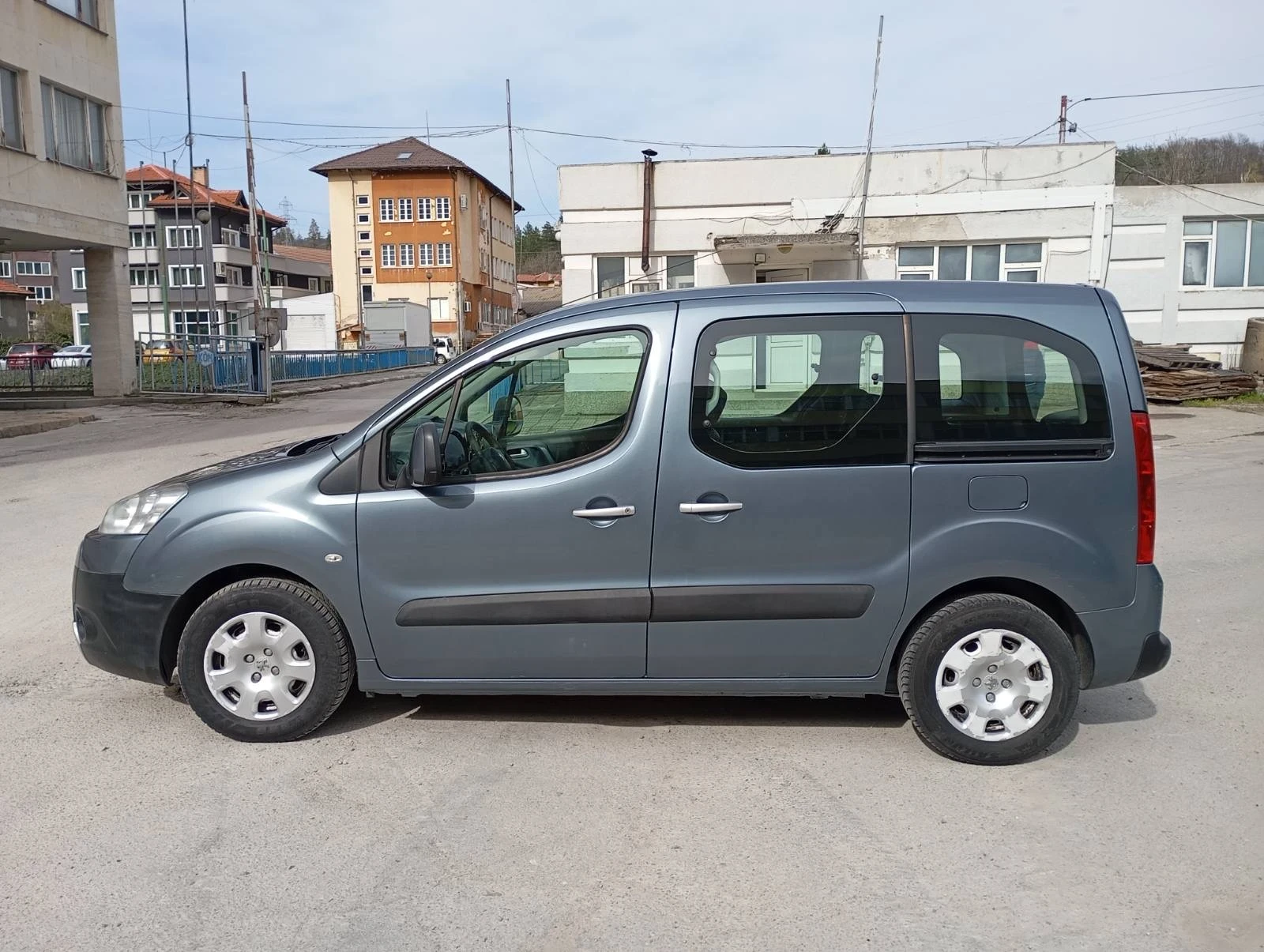 Peugeot Partner, снимка 8 - Автомобили и джипове - 54543306