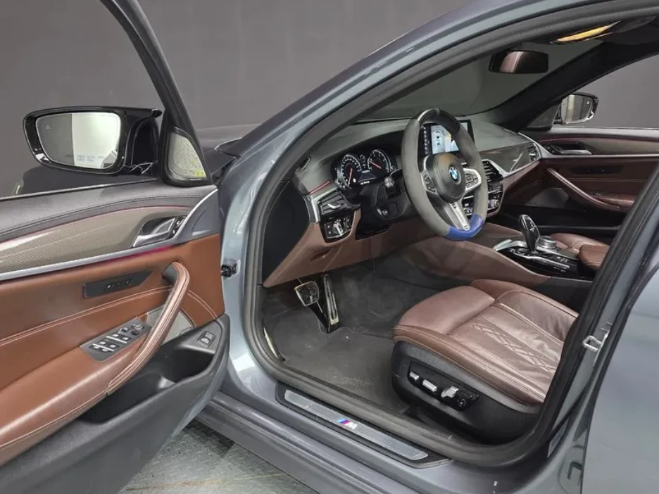 BMW 530 D G30 M Sport Plus, снимка 10 - Автомобили и джипове - 54554762