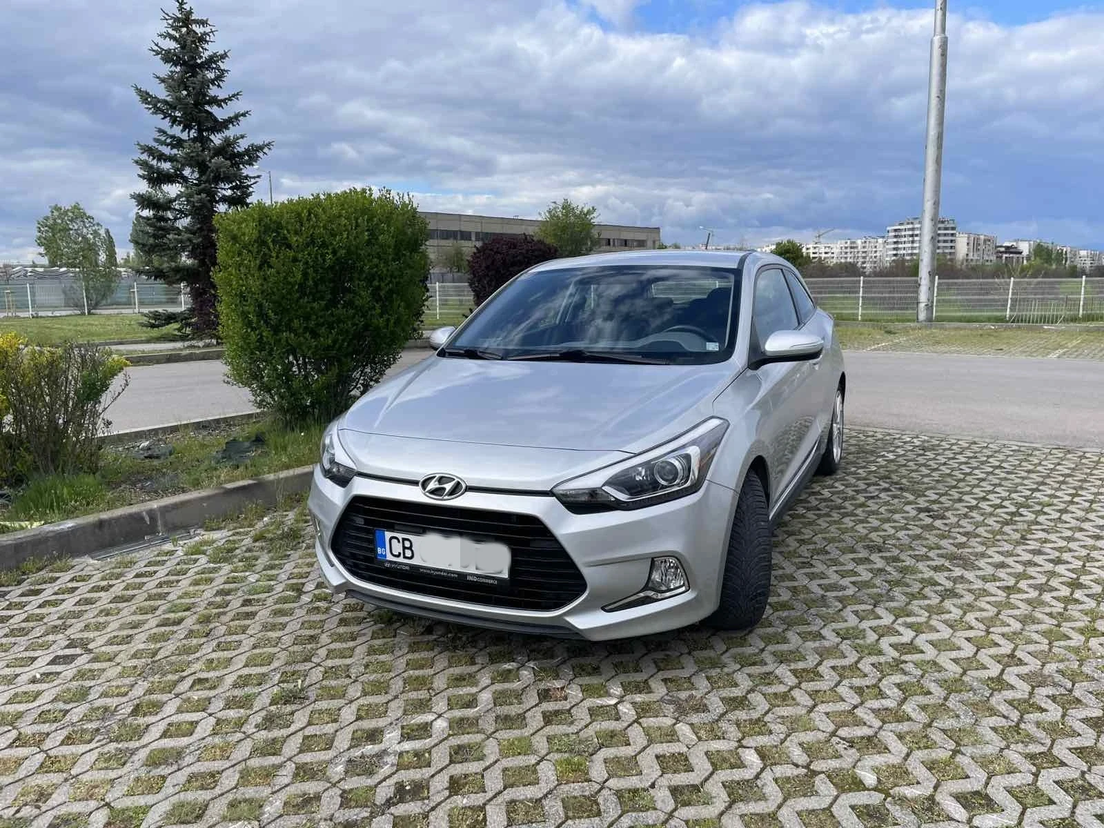 Hyundai I20 Coupe / от България/ гаражна / 1 собственик , снимка 4 - Автомобили и джипове - 54685760