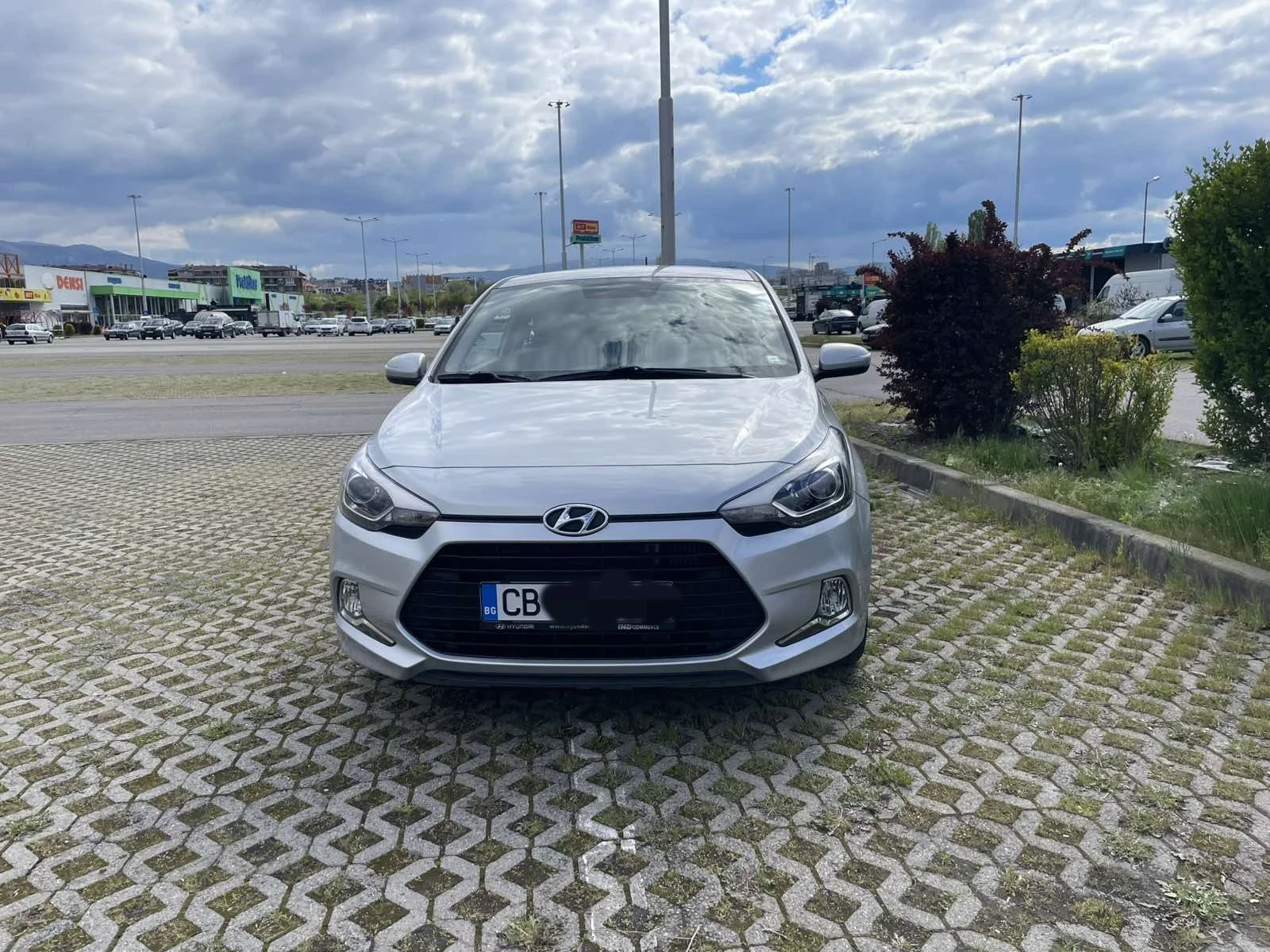 Hyundai I20 Coupe / от България/ гаражна / 1 собственик , снимка 2 - Автомобили и джипове - 54685760