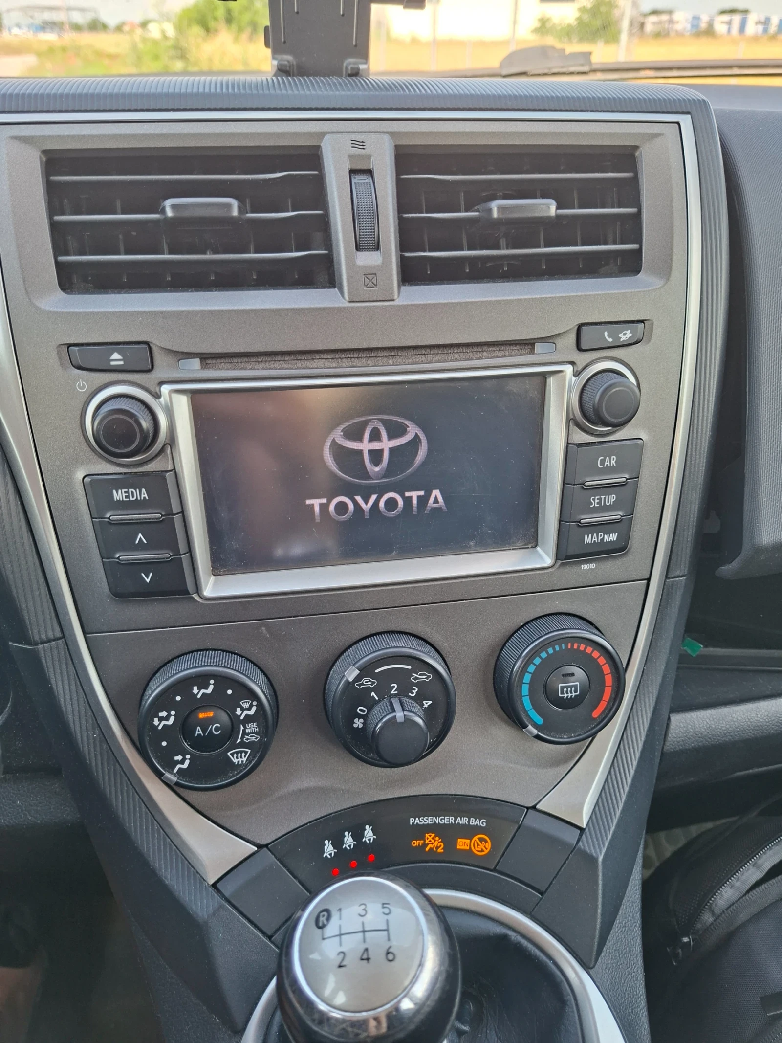 Toyota Verso S, снимка 9 - Автомобили и джипове - 54839556