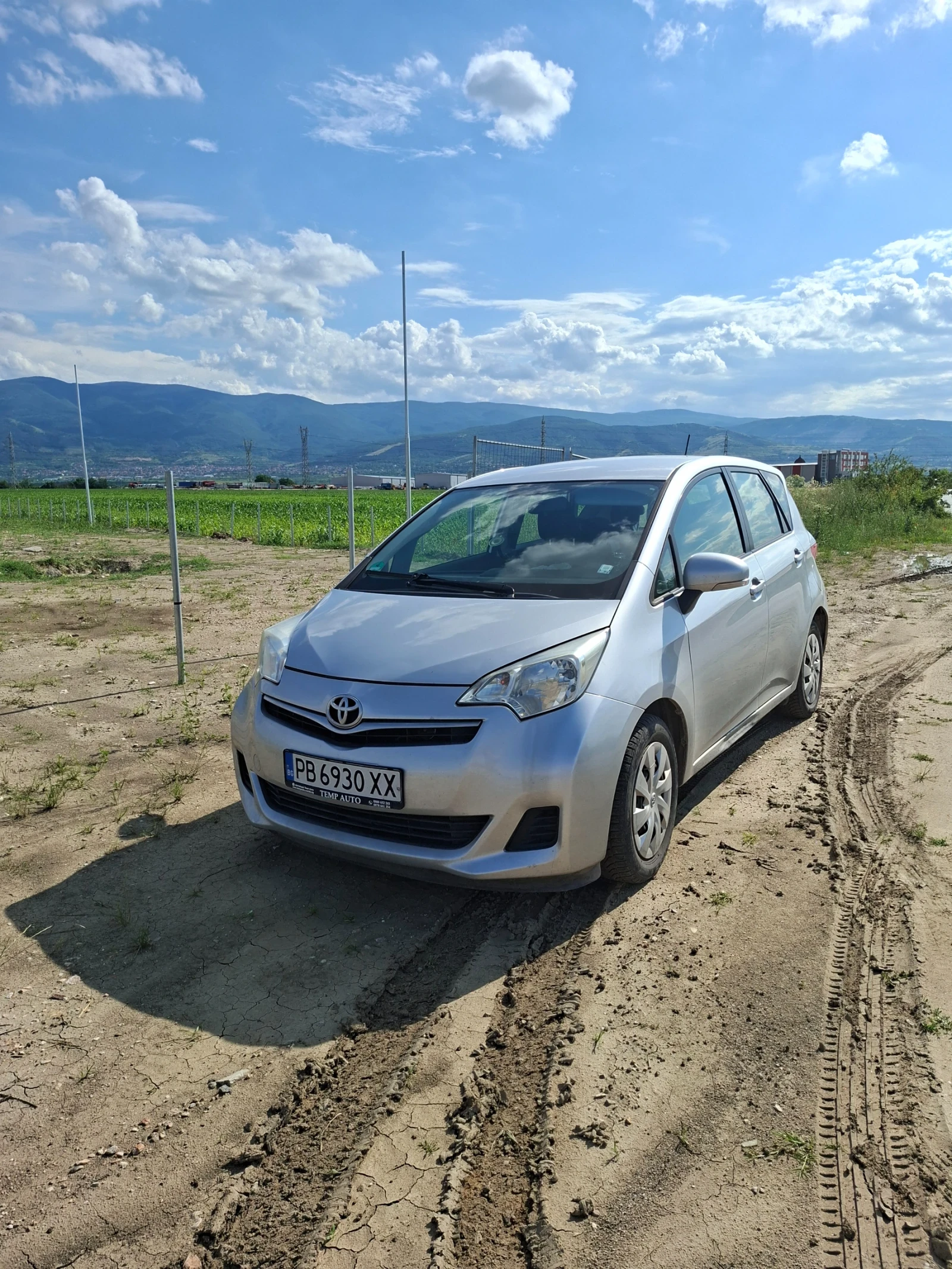 Toyota Verso S, снимка 2 - Автомобили и джипове - 54839556
