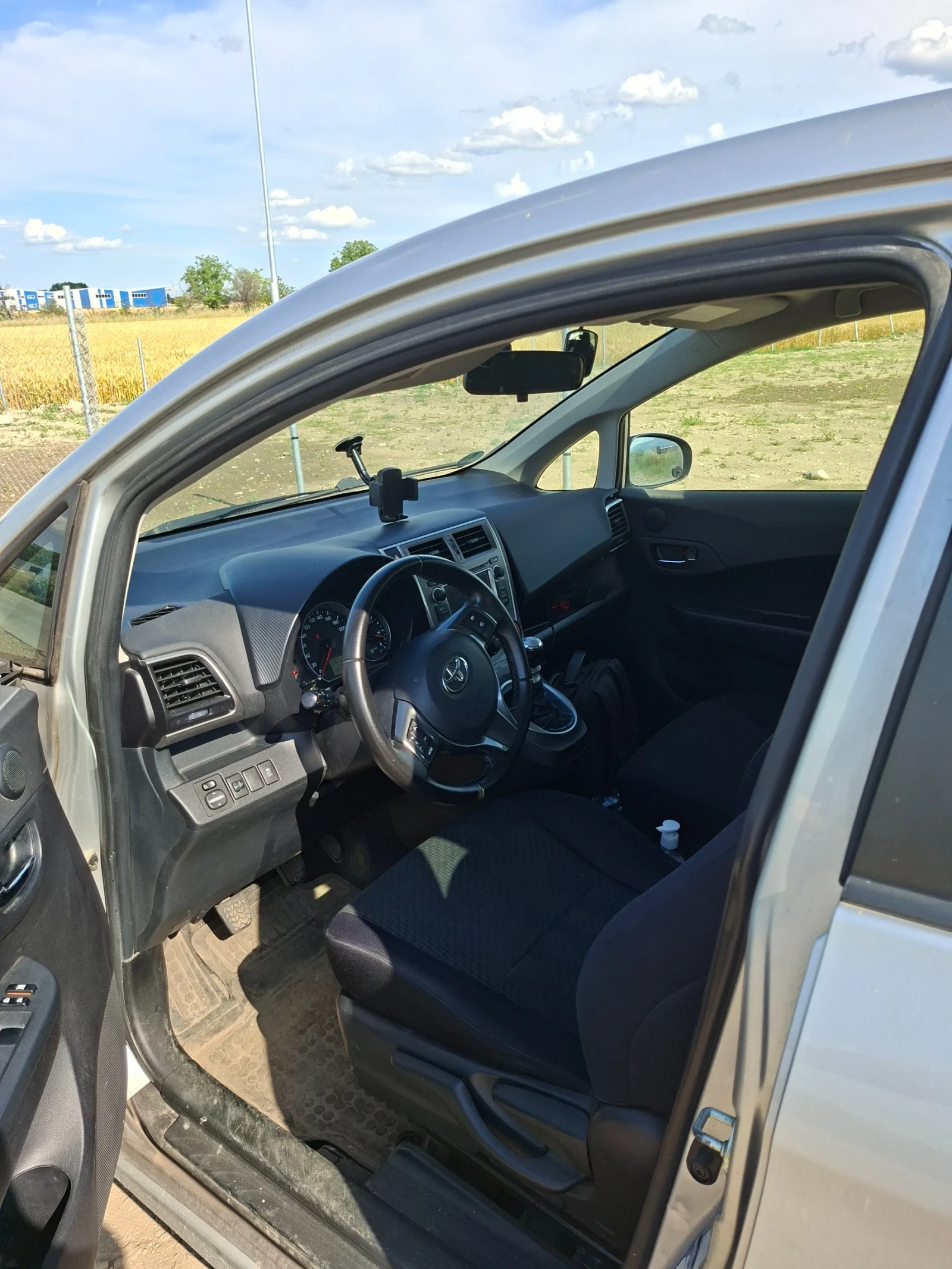 Toyota Verso S, снимка 7 - Автомобили и джипове - 54839556
