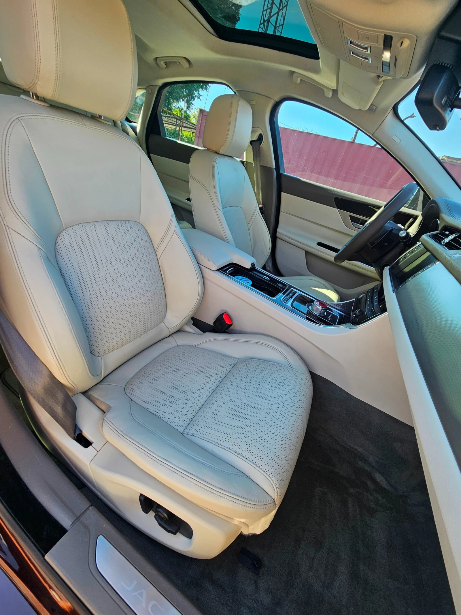 Jaguar Xf 35t Supercharge, снимка 10 - Автомобили и джипове - 54912589