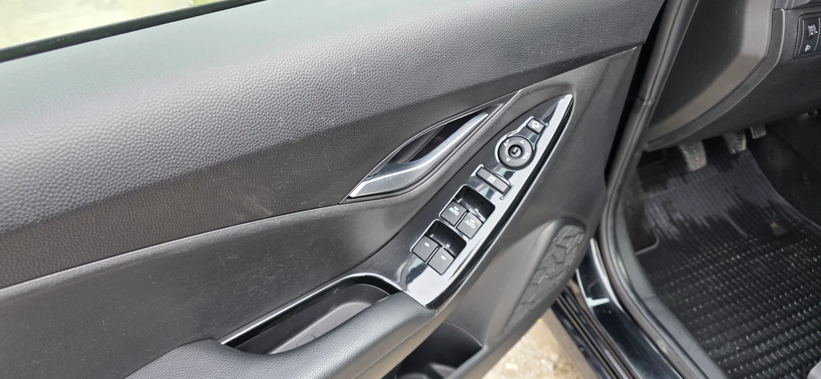 Hyundai Ix20 Ix20, снимка 4 - Автомобили и джипове - 55109935