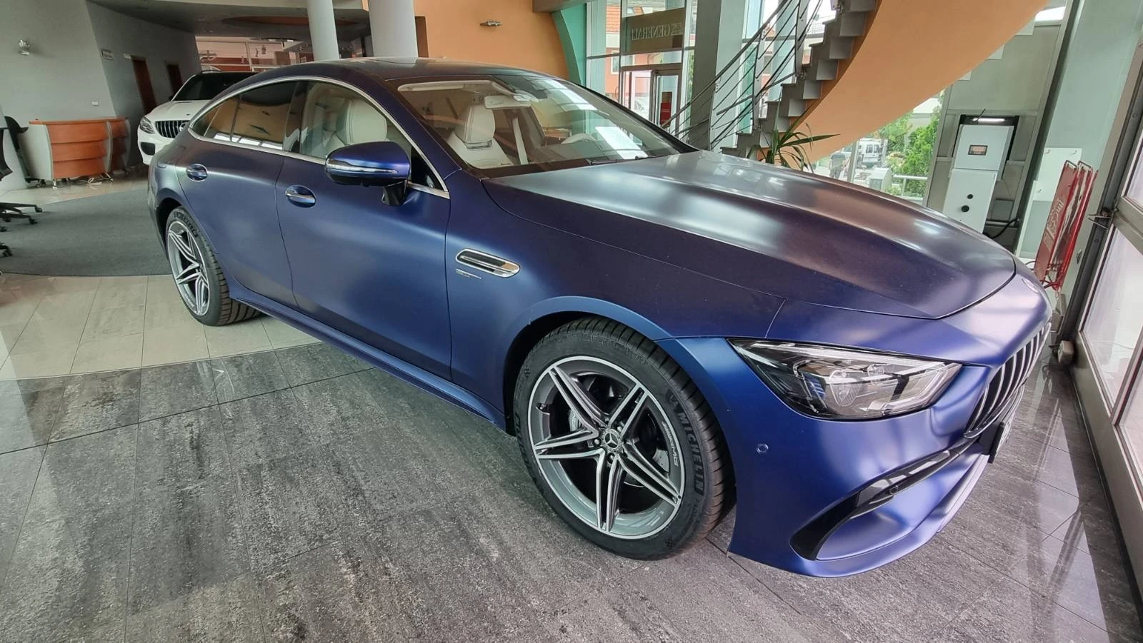 Mercedes-Benz GT 53 AMG 4MATIC + , снимка 6 - Автомобили и джипове - 55405898