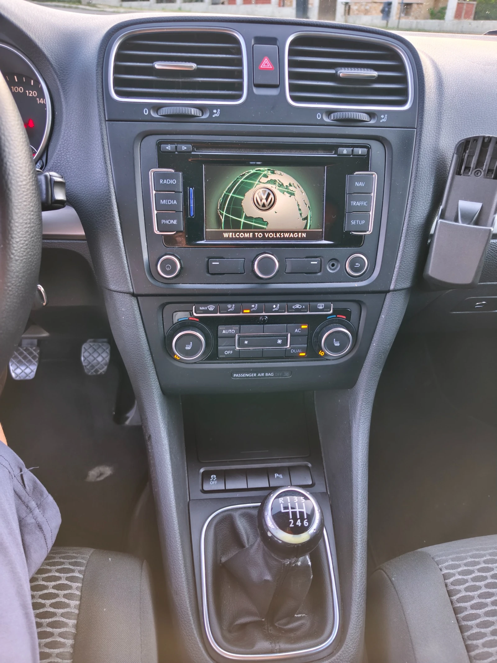 VW Golf Variant 1.6TDI 4motion 4X4, снимка 11 - Автомобили и джипове - 55648914