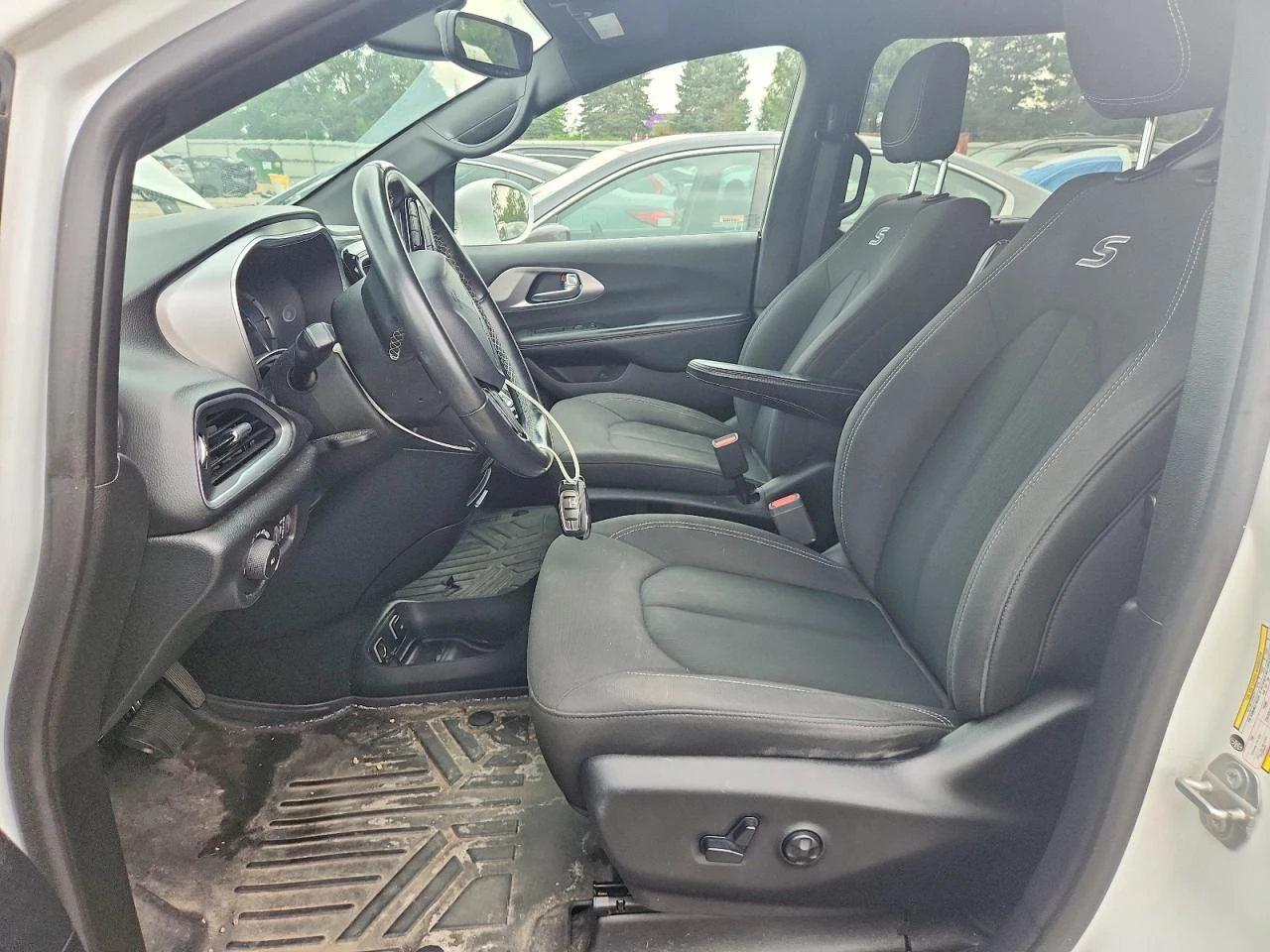 Chrysler Pacifica 3.6l Hybrid Touring Plus, снимка 7 - Автомобили и джипове - 55944869