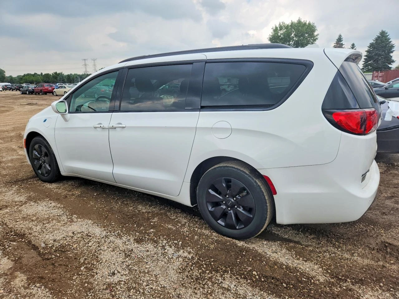 Chrysler Pacifica 3.6l Hybrid Touring Plus, снимка 2 - Автомобили и джипове - 55944869