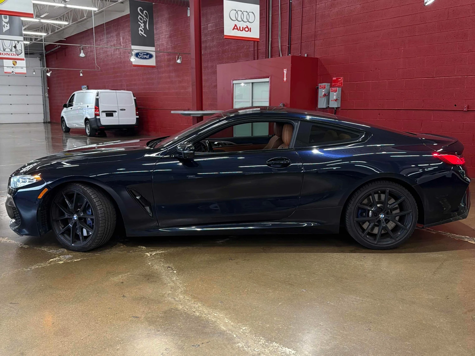 BMW 850 * xDrive * CARFAX * ОПЦИЯ ЗА ФИНАНСИРАНЕ, снимка 2 - Автомобили и джипове - 55954886