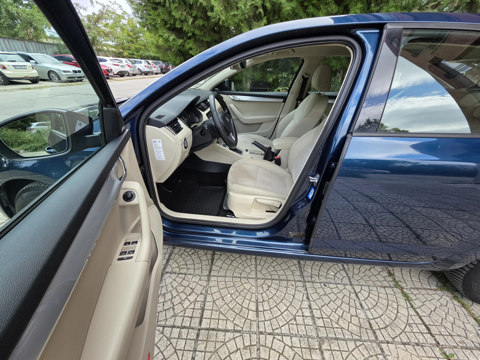Skoda Octavia 1.6 TDI DSG, снимка 13 - Автомобили и джипове - 56270123