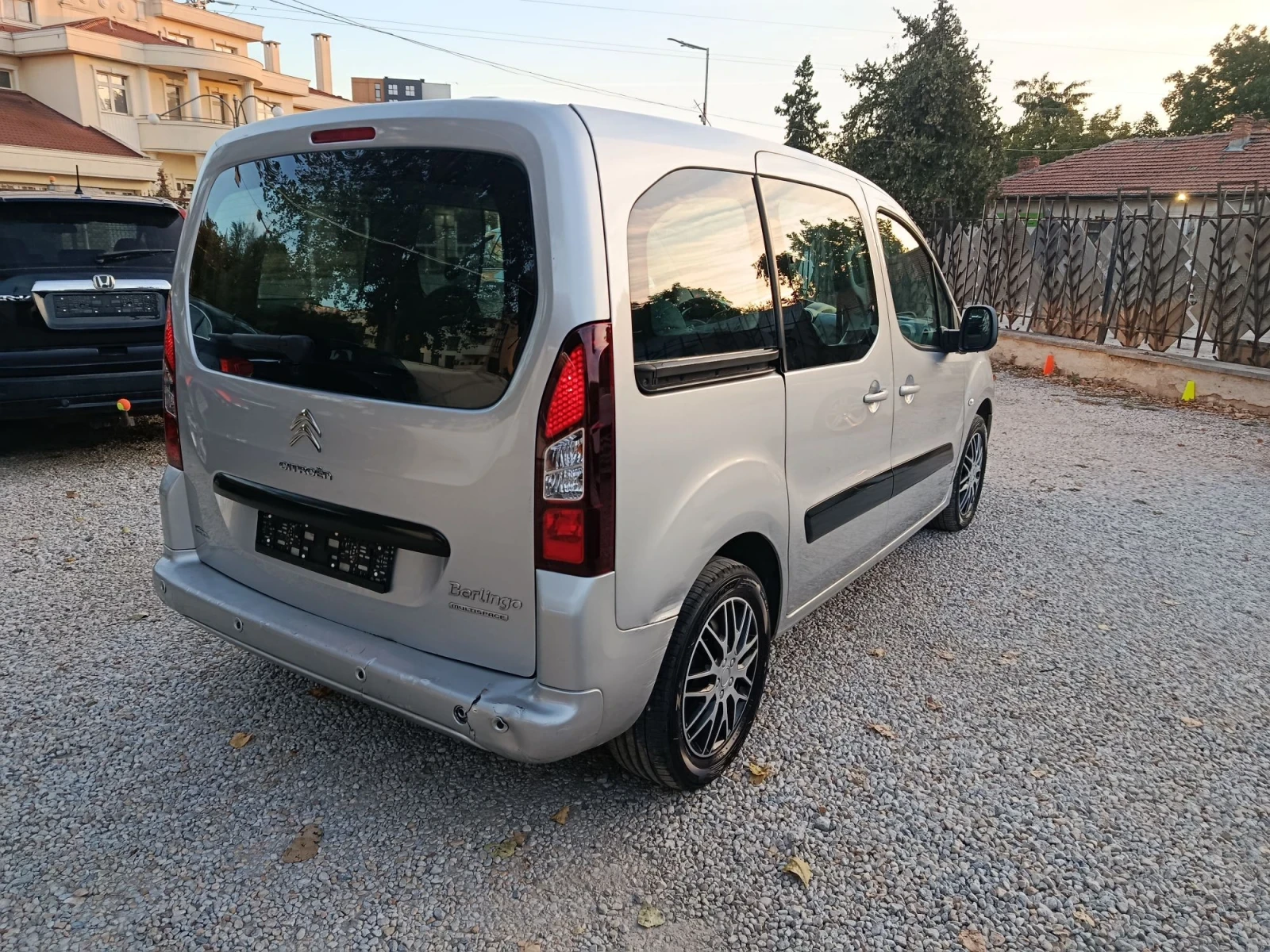 Citroen Berlingo MULTI SPACE 1.6e-HDI 92k, снимка 5 - Автомобили и джипове - 56331804