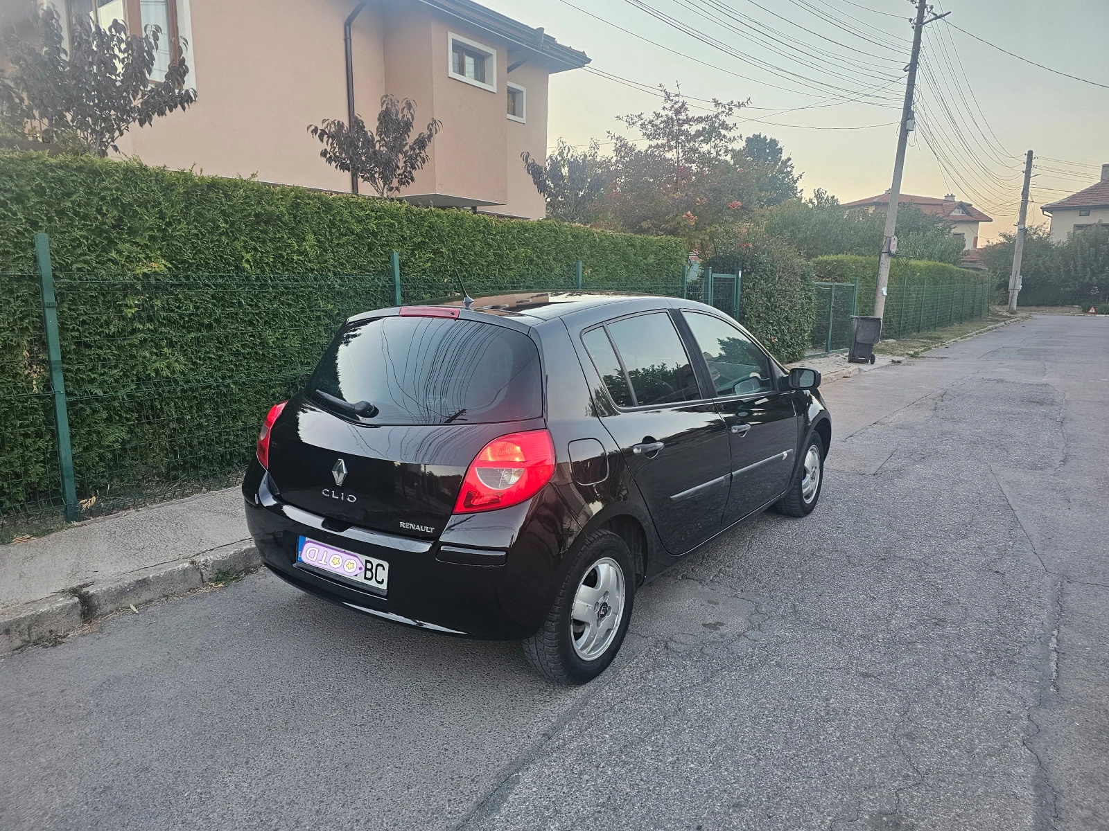 Renault Clio Гаражно-клима, снимка 7 - Автомобили и джипове - 56394980