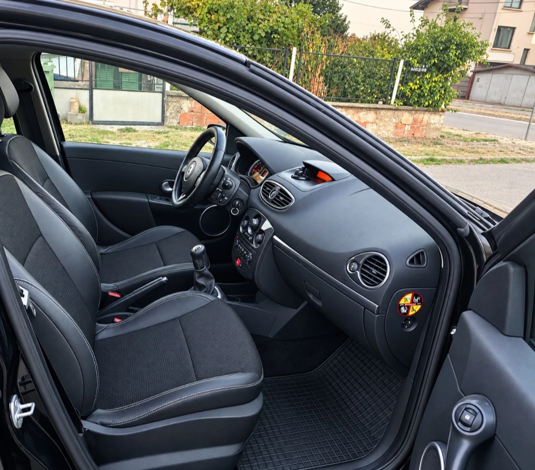 Renault Clio Гаражно-клима, снимка 12 - Автомобили и джипове - 56394980