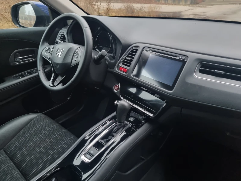 Honda Hr-v 1.5i-VTEC Executive ШВЕЙЦАРИЯ   , снимка 11 - Автомобили и джипове - 48101192