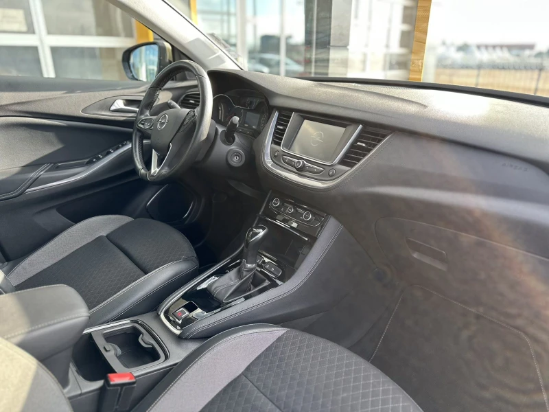 Opel Grandland X 1.2 130к.с, снимка 9 - Автомобили и джипове - 48280261