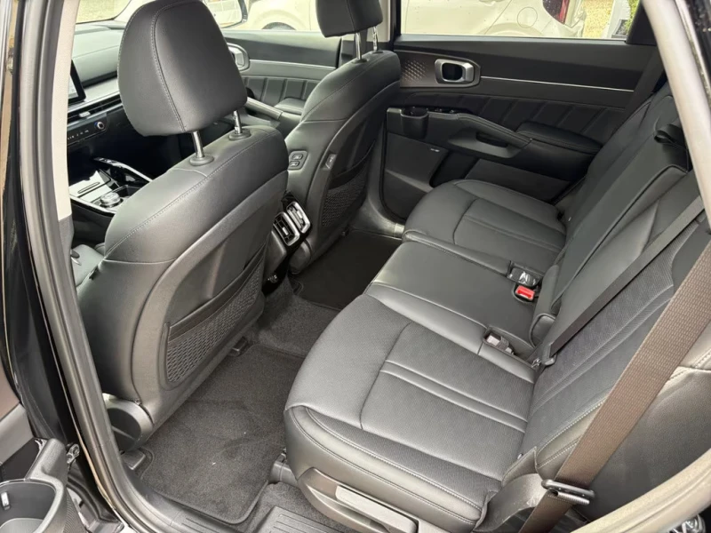 Kia Sorento НОВ!/PE/1.6PHEV/252HP/AWD/360/AMBI/KLESS/595f, снимка 15 - Автомобили и джипове - 51374175