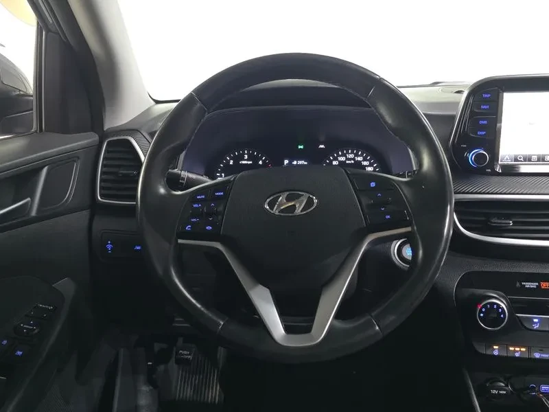 Hyundai Tucson 2.0 CRDi, снимка 13 - Автомобили и джипове - 54258417