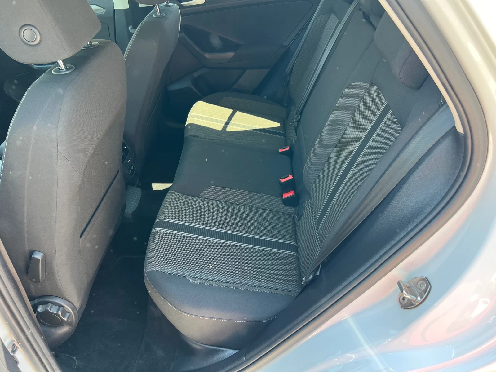 VW T-Roc 2.0 150 DSG 4x4 - изображение 9