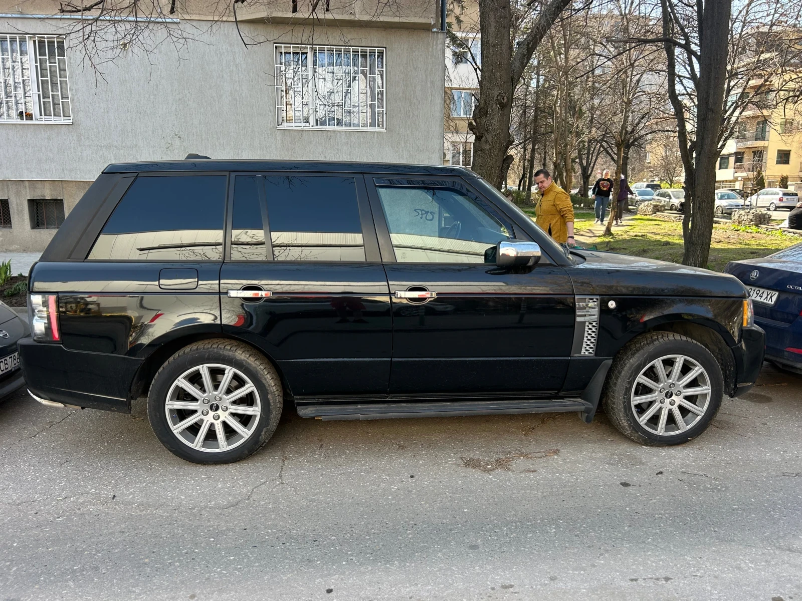 Land Rover Range rover 4.4* LPG* СЕРВИЗ* КАМЕРА* , снимка 15 - Автомобили и джипове - 53879739