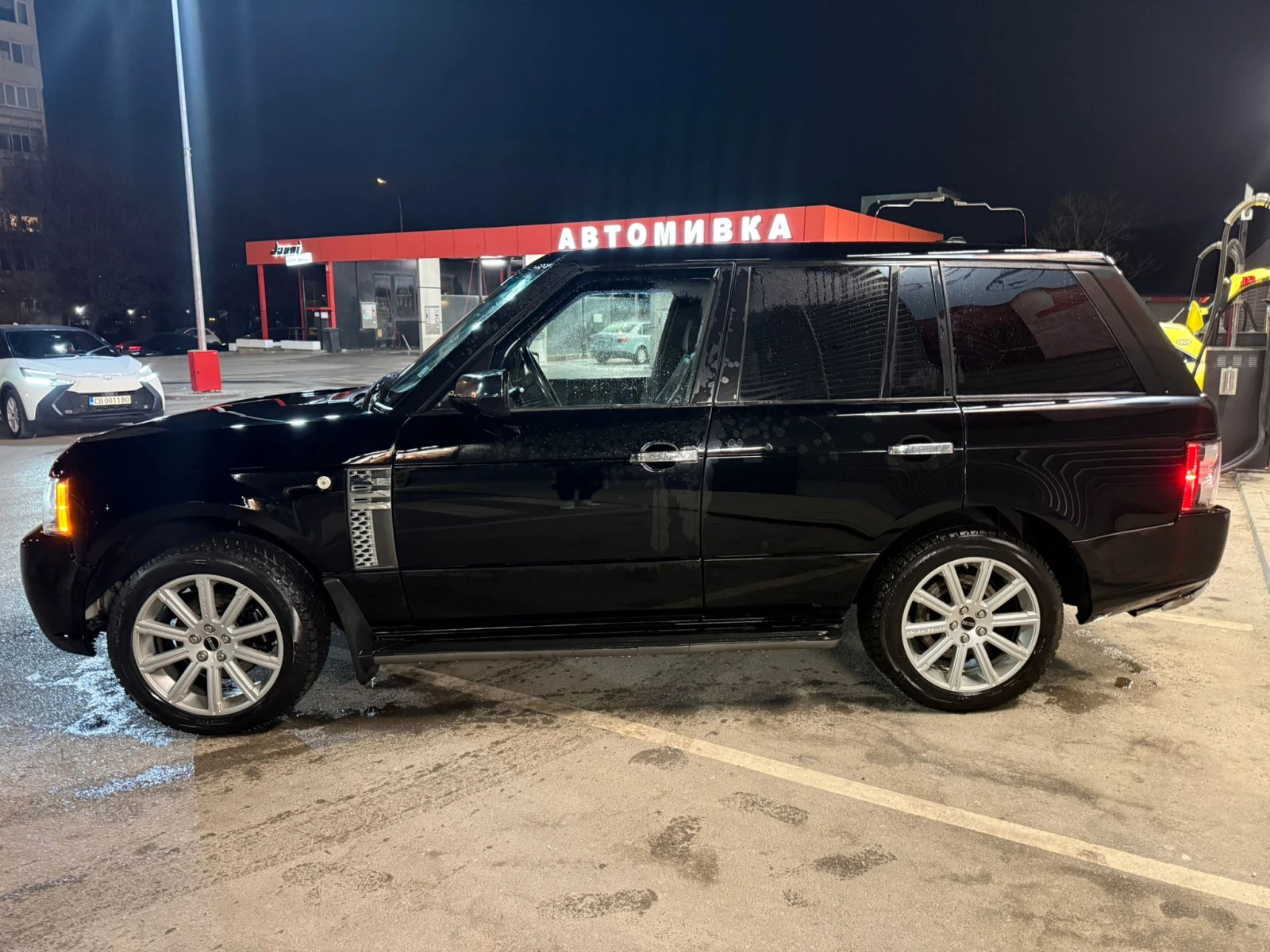 Land Rover Range rover 4.4* LPG* СЕРВИЗ* КАМЕРА* , снимка 7 - Автомобили и джипове - 53879739