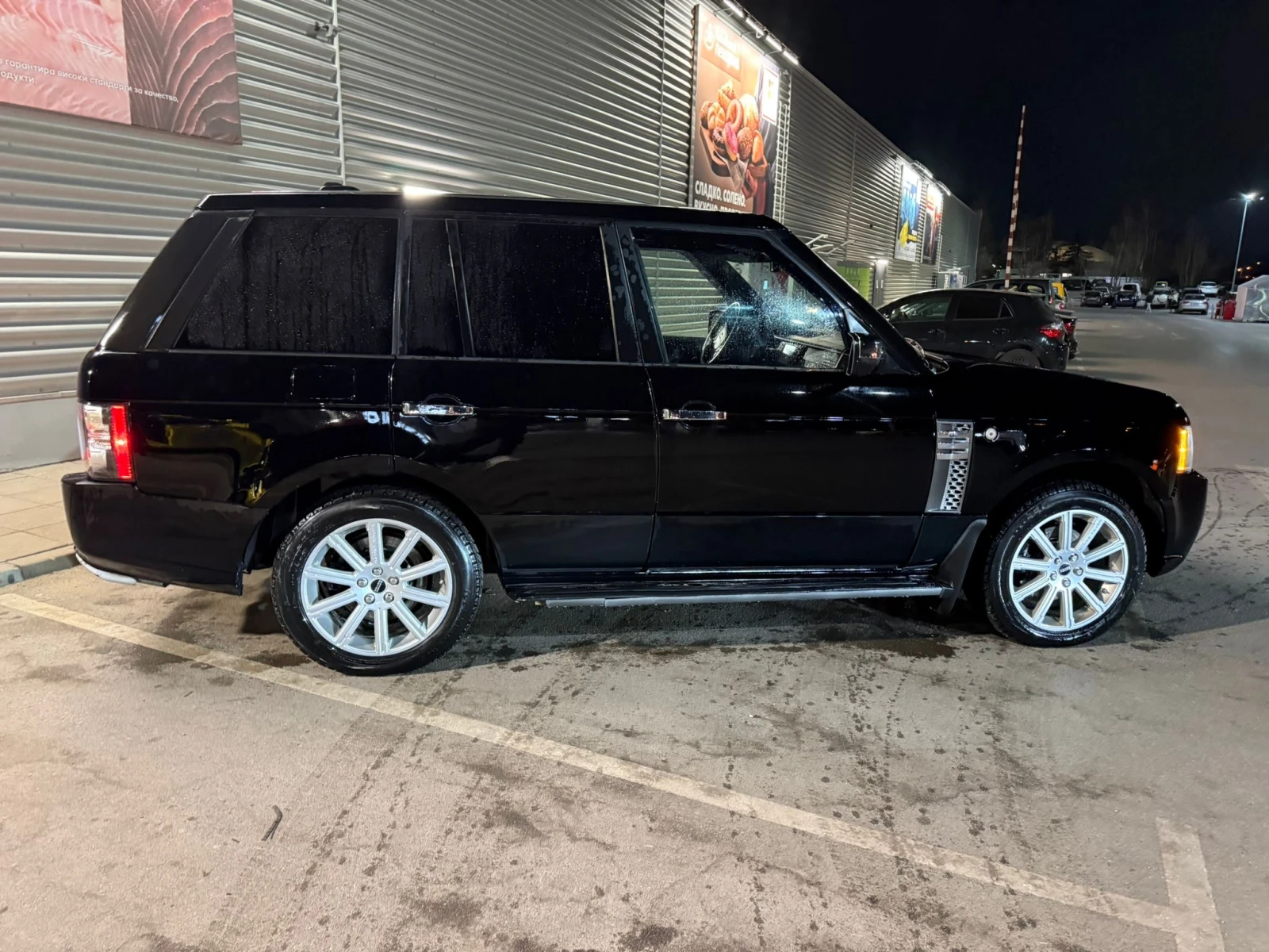 Land Rover Range rover 4.4* LPG* СЕРВИЗ* КАМЕРА* , снимка 6 - Автомобили и джипове - 53879739