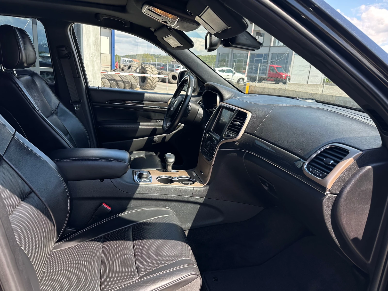 Jeep Grand cherokee 3.0CRD-OVERLAND-4X4-FULL, снимка 10 - Автомобили и джипове - 54392875