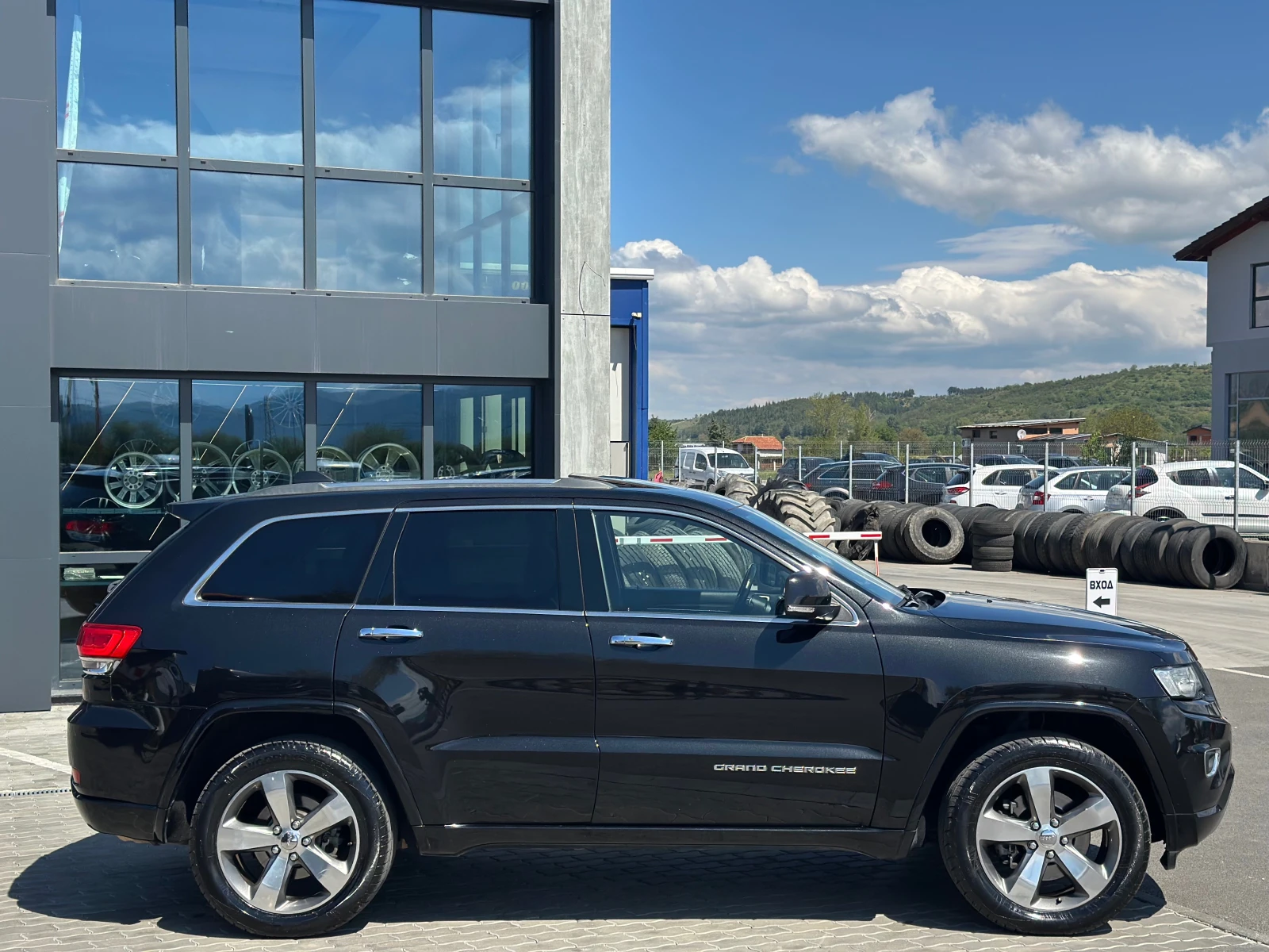 Jeep Grand cherokee 3.0CRD-OVERLAND-4X4-FULL, снимка 2 - Автомобили и джипове - 54392875