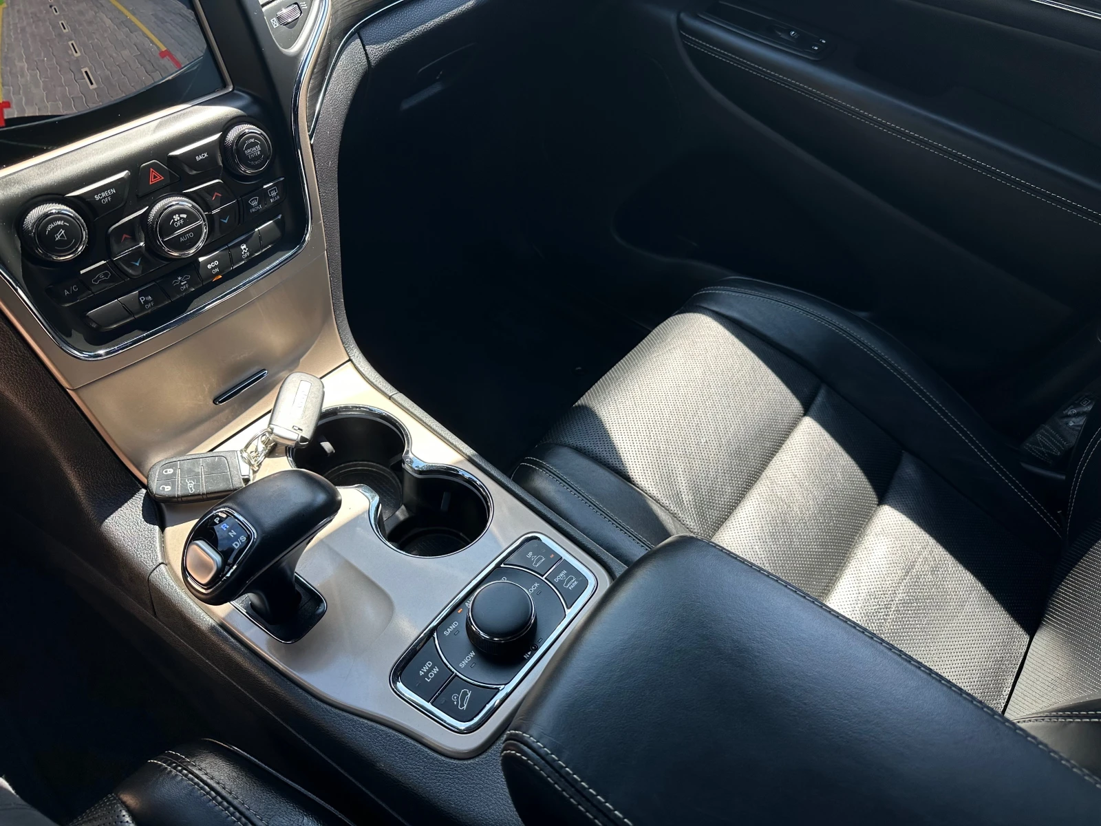 Jeep Grand cherokee 3.0CRD-OVERLAND-4X4-FULL, снимка 12 - Автомобили и джипове - 54392875