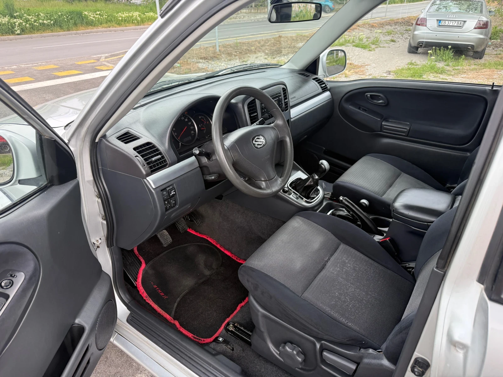 Suzuki Grand vitara 1.6 klima фейс, снимка 11 - Автомобили и джипове - 54477665