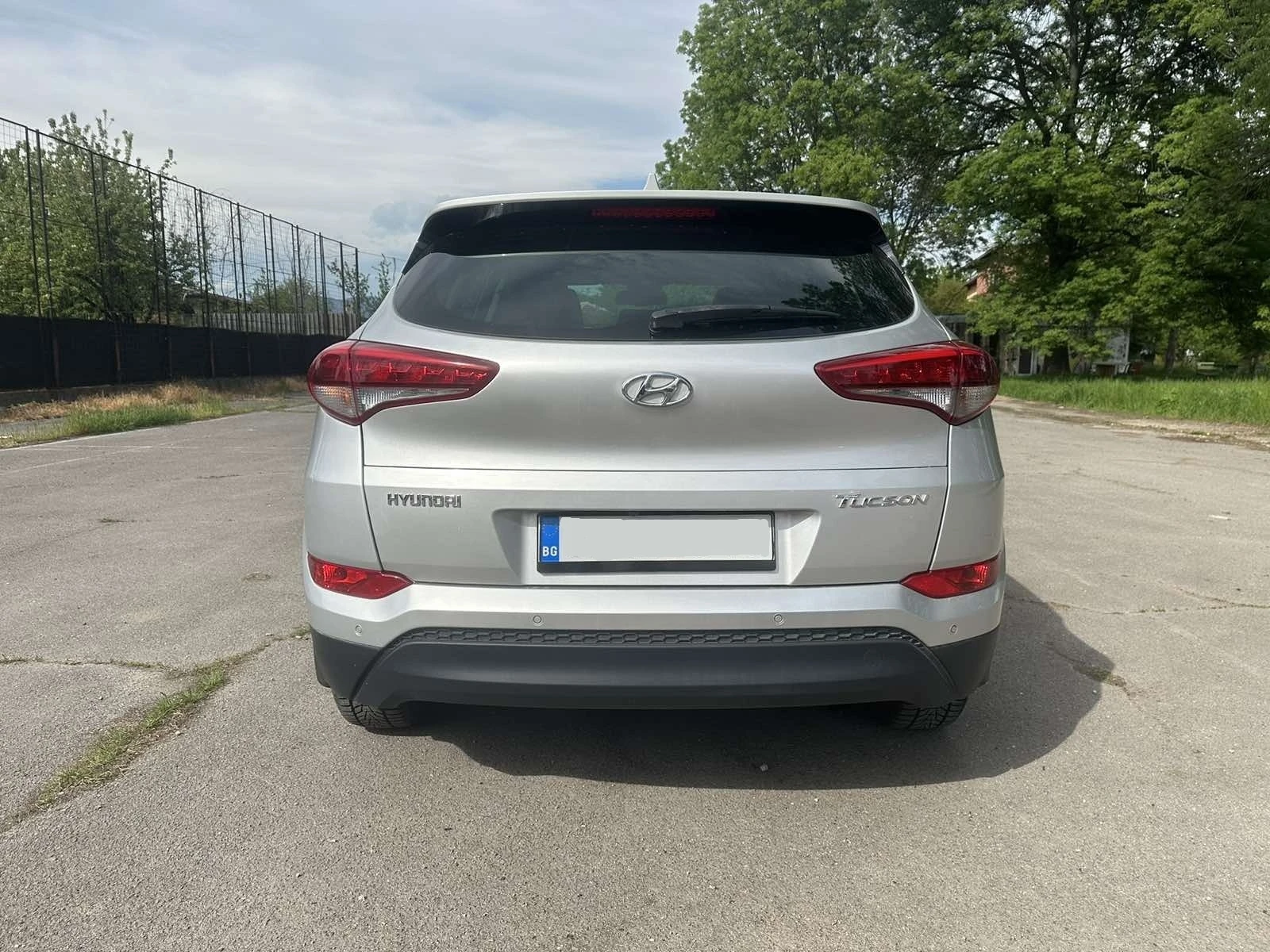 Hyundai Tucson 1.6i, снимка 5 - Автомобили и джипове - 54703368