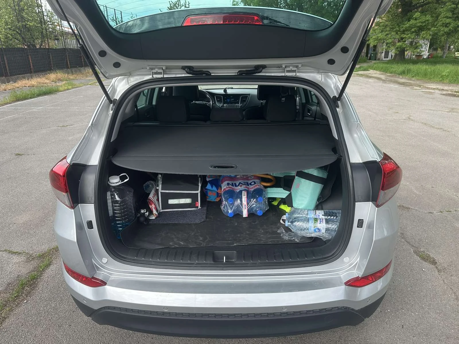 Hyundai Tucson 1.6i, снимка 14 - Автомобили и джипове - 54703368