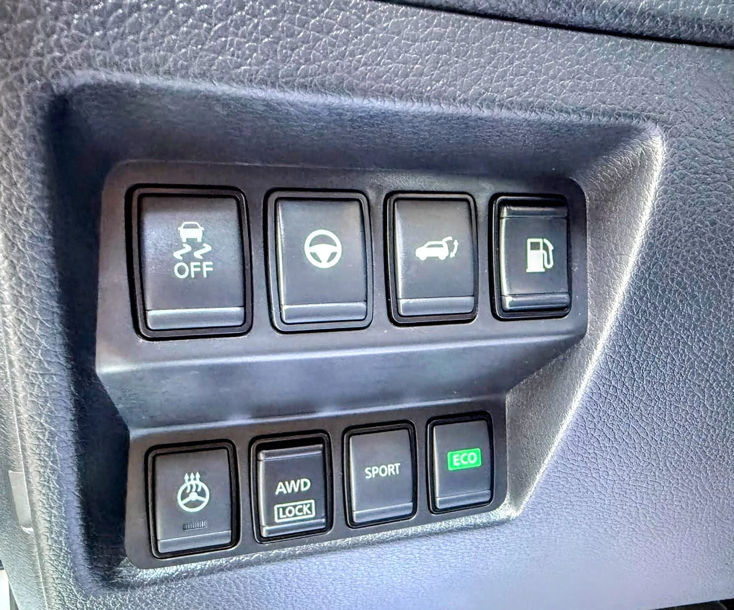 Nissan Rogue 2.5 AWD Special Edition, снимка 8 - Автомобили и джипове - 55533512