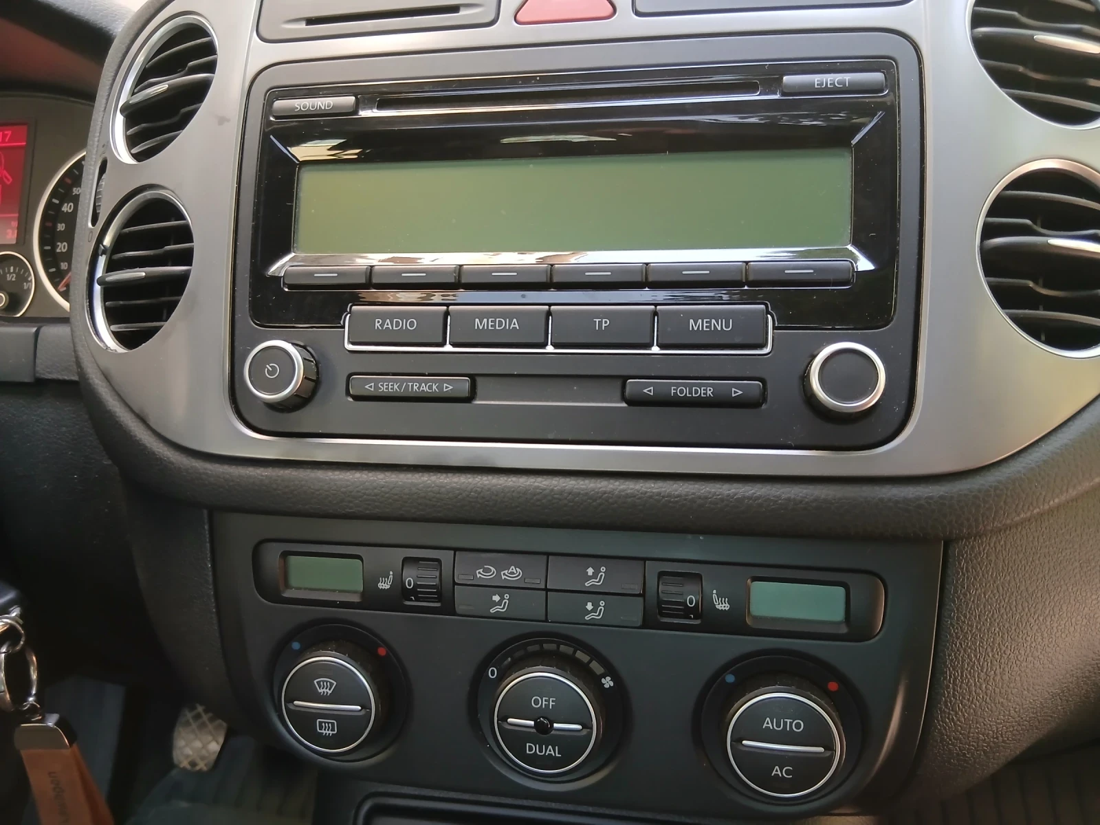 VW Tiguan 2.0 Tsi, снимка 12 - Автомобили и джипове - 55980449