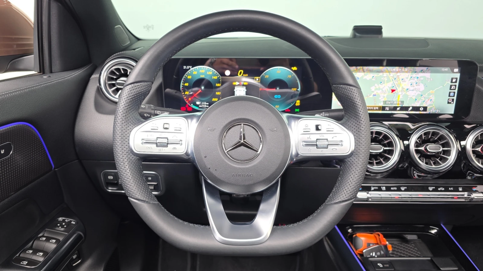 Mercedes-Benz EQA * 250 AMG PACKAGE PLUSE* Цена до София* , снимка 9 - Автомобили и джипове - 56081455