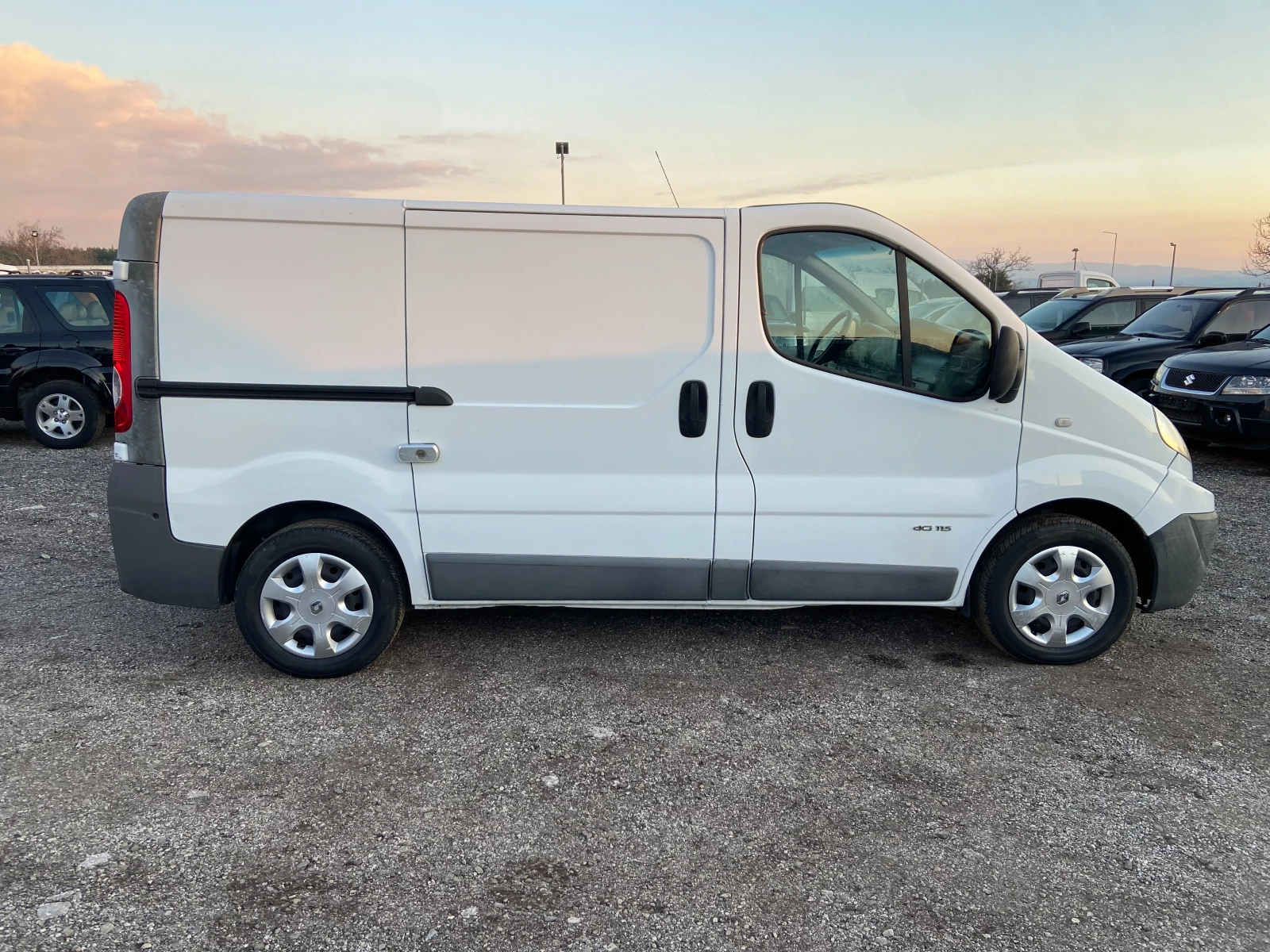 Renault Trafic 2.0 DCI 115 HP ИТАЛИЯ - изображение 8