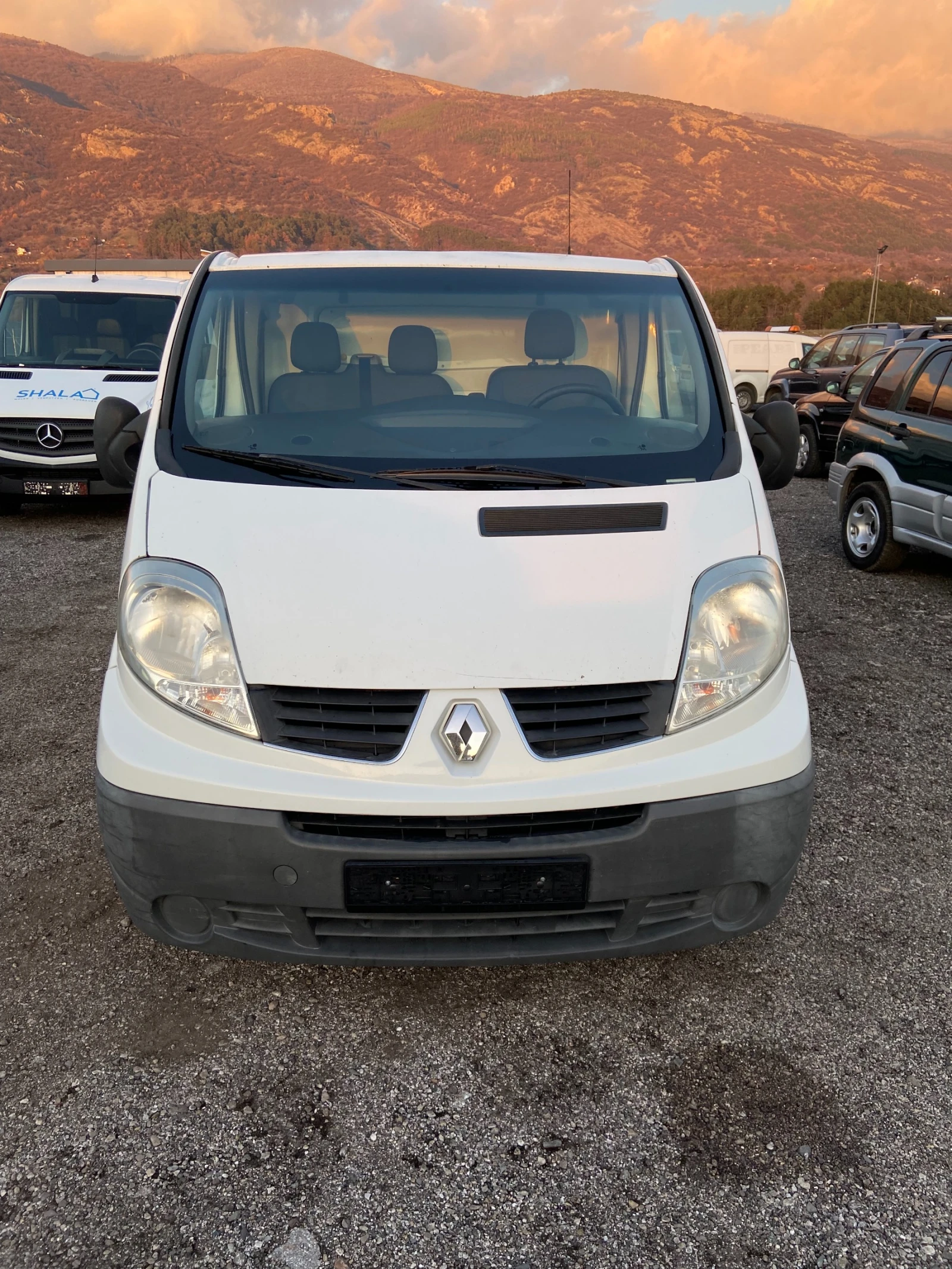 Renault Trafic 2.0 DCI 115 HP ИТАЛИЯ - изображение 2